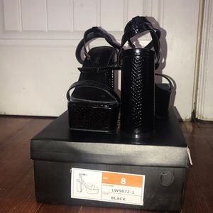 Liliana ( White and Black )